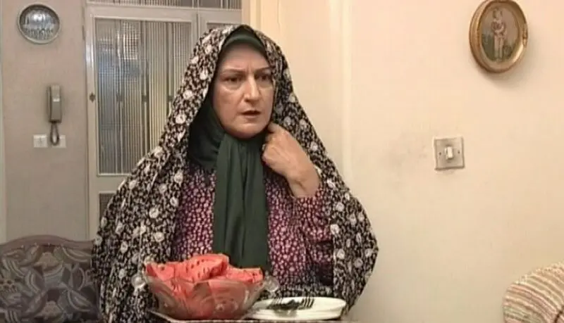 سریال زیر گنبد کبود