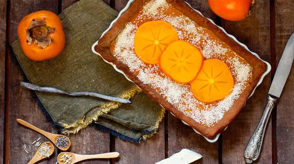 عصرانه ای دلپذیر با کیک خیس خرمالو+دستور تهیه