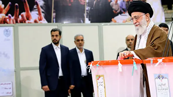 گزارش تصویری از شرکت رهبر انقلاب در انتخابات ریاست جمهوری و شورای شهر
