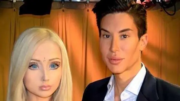 این دختر  249  عمل زیبایی کرده است/  این باربی زنده کیست ؟ + عکس و سرنوشت