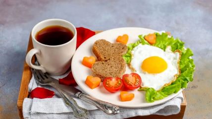 صبحانه دیر یا زود؟ بررسی ارتباط زمان صبحانه و طول عمر