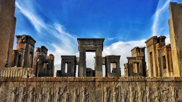 ماجرای پیدا شدن قطعه سنگ تخت جمشید چه بود؟ + فیلم