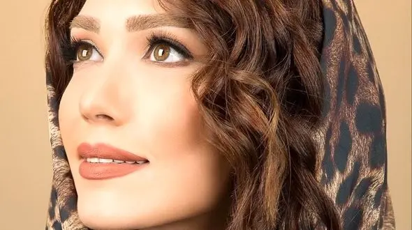 استایل خیابانی و شیک شهرزاد کمال زاده مقابل خانه ویلایی با زیباترین معماری / بعضی وقتا آرزو های آدم ... اونقدر کوچیک میشن که