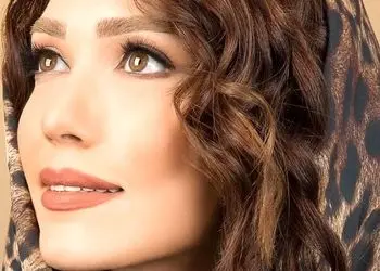 استایل خیابانی و شیک شهرزاد کمال زاده مقابل خانه ویلایی با زیباترین معماری / بعضی وقتا آرزو های آدم ... اونقدر کوچیک میشن که