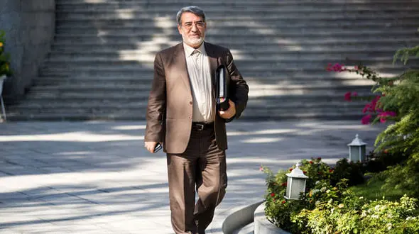 بررسی پرونده درگیری پلیس مرد با دختر تهرانی در وزارت کشور + فیلم