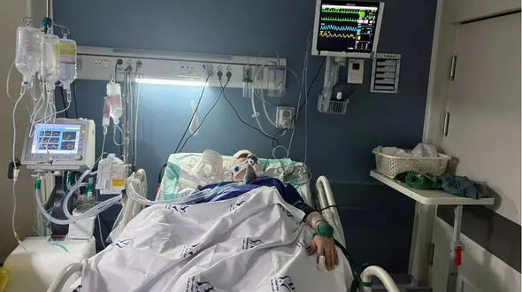 آخرین وضعیت سلامتی وزیر ورزش / سجادی چند قدمی راه رفت