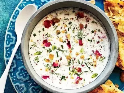 طرز تهیه آب‌ دوغ خیار اصیل و مجلسی؛ خنک‌ ترین غذای تابستانی برای روزهای داغ