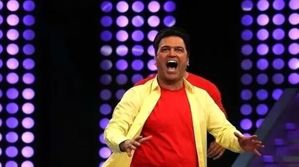 فیلم / جیغ و داد خنده دار حامد آهنگی به آواز خوندن شرکت کننده مرد با آهنگ علی یاسینی/ انگار مراسم ختمه !