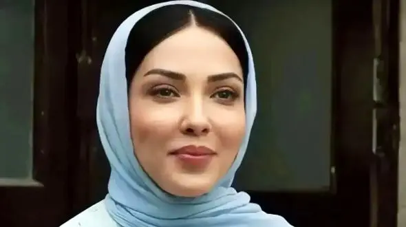 لیلا اوتادی: گوشیم همه جا همراه منه حتی با خودم حموم هم می‌برم+ویدیو