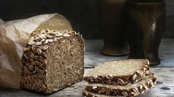 مبارزه با تومورهای سرطانی با مصرف نان جو/ با این نان وزن تان را کم کنید