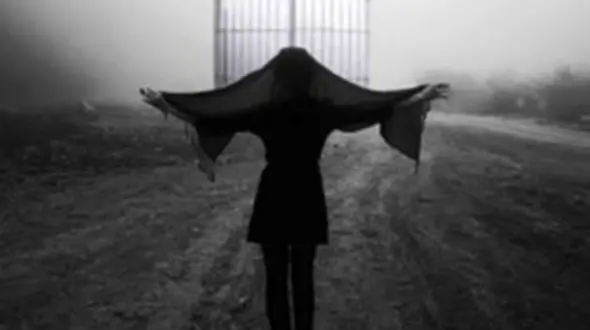 پسرعمه ام خواست تا بچه اش را سقط کنم / آن روز شوم در اتاقم لباس به تن نداشتم که فرزاد وارد شد