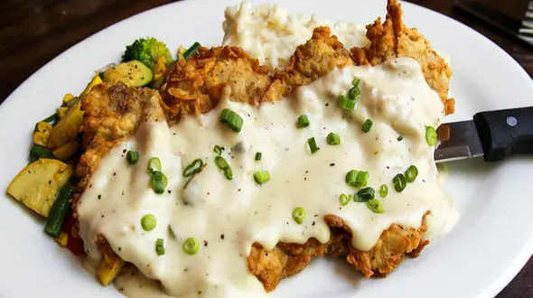  استیک مرغ پنیری با کلم بروکلی+دستور پخت