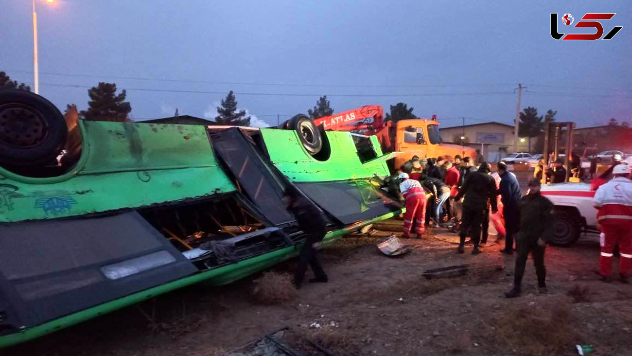 28 کشته و مصدوم در پی واژگونی اتوبوس شهرداری / علت این حادثه چه بود؟