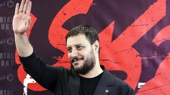 رونمایی از پدر و برادر جوان جواد عزتی، مالک سریال زخم کاری/ چه خانوادگی خوش خنده و دوست داشتنی+عکس