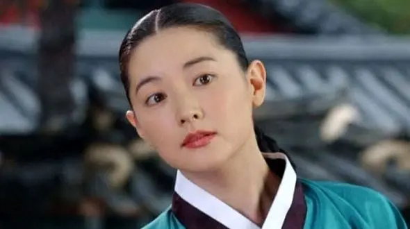 بازیگر نقش یانگوم در ۵۴ سالگی همچنان زیبا و خوش پوش است! / یانگوم جواهری در قصر را بعد از 13 سال ببینید!