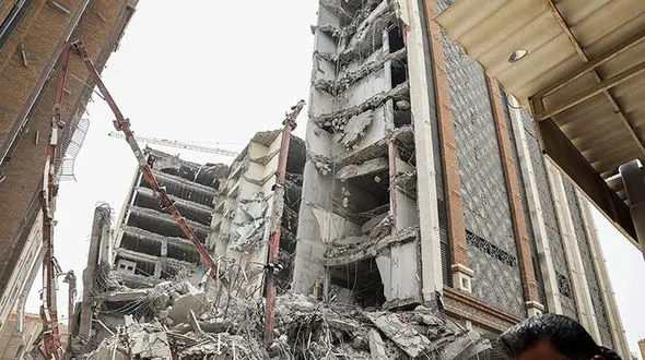 جلسه اضطراری بامدادی وزیرکشور و محسن رضایی در آبادان