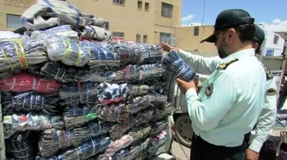 کشف لباس قاچاق از داخل سمند در ملایر