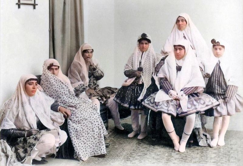 زن زیبا در حرمسرای ناصرالدین شاه