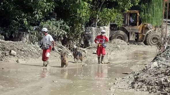 لحظه به لحظه با سیل امروز فیروزکوه / سیلاب در تنگه واشی