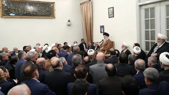 حمایت غیرمنتظره رهبر انقلاب از مذاکرات ایران و آمریکا؛ تندروها شوکه شدند!