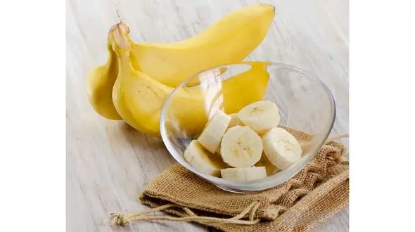 با ماسک موز موهایتان را تقویت کنید