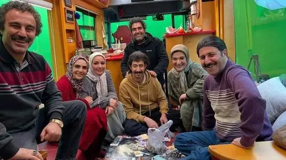 فیلم/ آغاز فصل جدید سریال «پایتخت» در مازندران/ خانواده نقی معمولی جنگ 12 روزه را به تصویر می کشند .../ از پهپاد تا ....