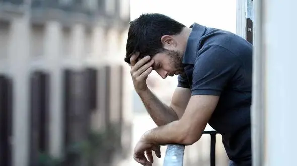 در سن کم سیگار کشیدم تا پدر و مادرم به من توجه کنند / بررسی علل کمبود محبت 