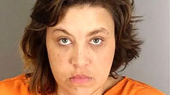 آزار شیطانی دختر 11 ساله توسط زن فامیل+ عکس