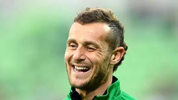 ببینید / گل عجیب و غریب ستاره سابق تیم ملی ایتالیا در 39 سالگی !