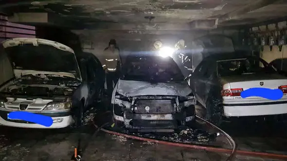 حریق 4 خودرو و موتورسیکلت در بامداد امروز / در خیابان پاسدار گمنام رخ داد