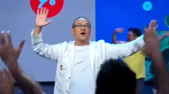 فیلم آواز شاد /  رامبد جوان نشون داد تو خانواده مادری چجوری میرقصه  ../ سالن ترکید از هیجان رقص رامبد ...