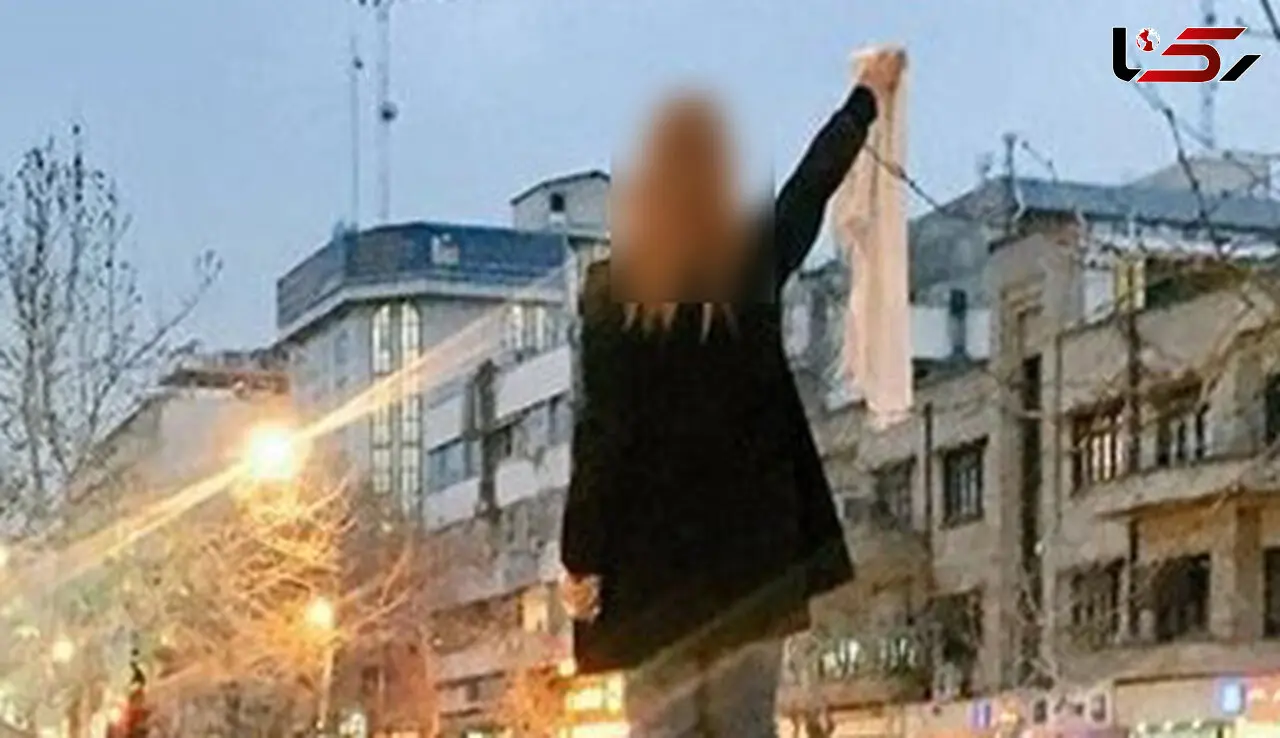 برداشتن روسری در خیابان های ایران چه معنایی دارد؟! + جزییات