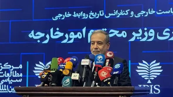 عراقچی: نتایج مذاکرات روز جمعه در حال بررسی است/ حضور شخص نظامی در روند دیپلماتیک معنا ندارد