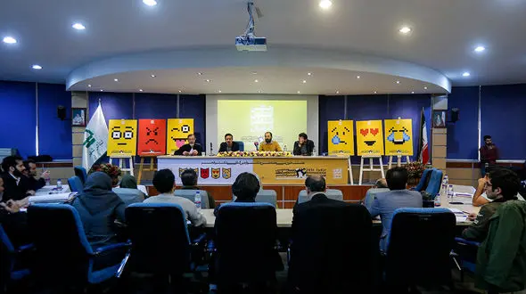 نشست خبری جشنواره تئاتر فجر با پوستر هایی عجیب