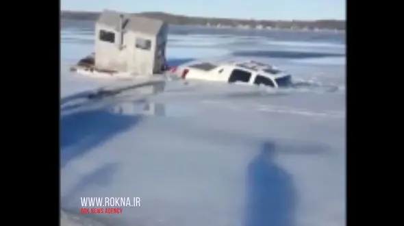 فیلم لحظه فرار معجزه آسای راننده از مرگ حتمی در دریاچه +فیلم و عکس