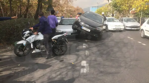 عکس باورنکردنی از تصادف 2 خودلور در پارک قیطریه + جزییات