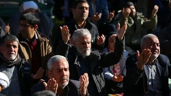 اقامه نماز باران در اصفهان + عکس