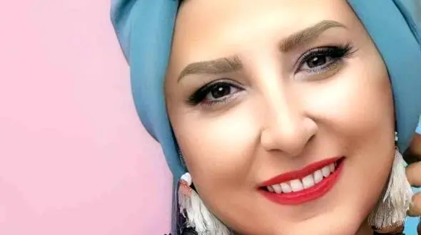 اولین عکس سنگ مزار زیبای مادر مرجانه گلچین / عکس مادرش در جوانی !