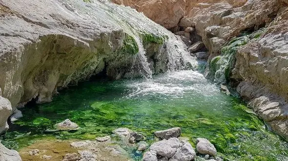 چشمه آب گرم منطقه تدرویه شهرستان بستک غرب هرمزگان + فیلم 