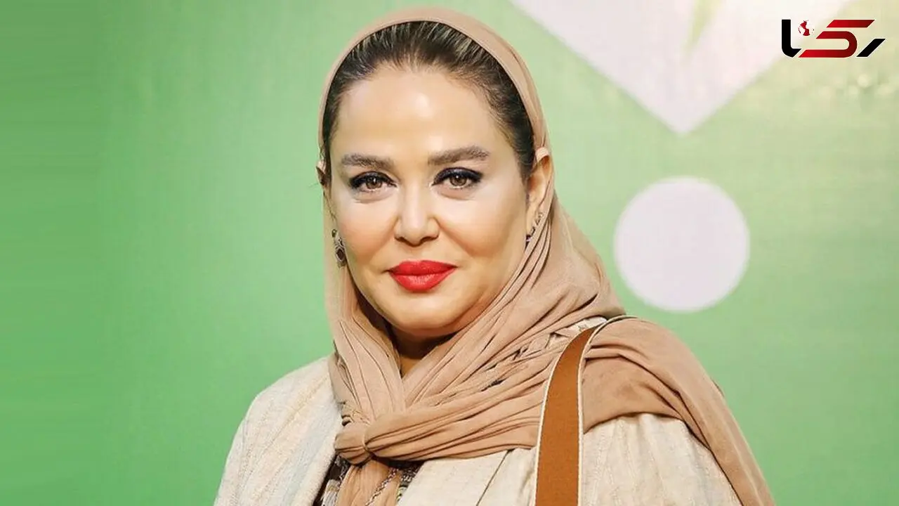 نگاهی به ماشین فوق لاکچری و لوکس بهاره رهنما +عکس/ چه ژستی هم با ماشین گرفتن خانم بازیگر