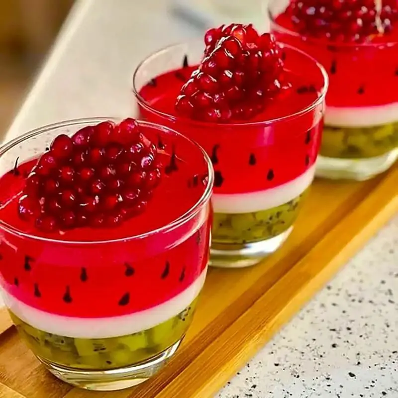 تزیین ژله شب یلدا | جدیدترین و شیکترین ایده های تزیین ژله شب یلدا ۱۴۰۴ فوق لاکچری و عروس‌پسند!