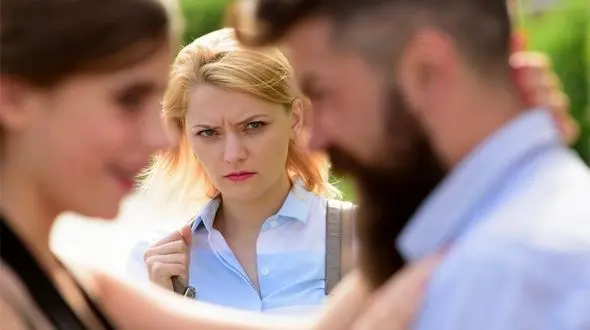 فیلم شرم آور واقعی / زنان متاهل شوهرانشان را عوض می کنند !