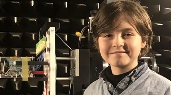 پسربچه ۹ ساله ایرانی جوانترین دانشجوی پزشکی جهان