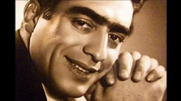 اولین عکس از مادر زیبای محمدعلی فردین / جذابیت این مرد به مادرش رفته است!