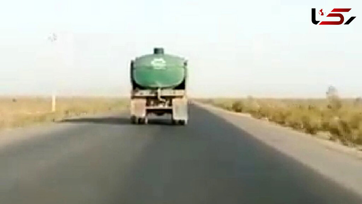 فیلم لحظه تصادف وحشتناک کامیون با مینی‌بوس کارگران معدن در جاده زرند / «یا ابوالفضل، همه را کشت»