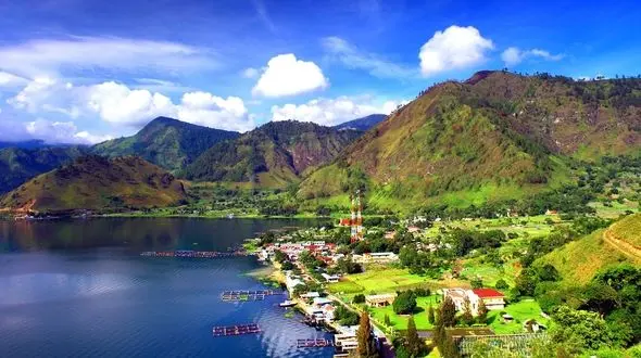  بزرگ ترین و زیباترین دریاچه آتشفشانی در جهان