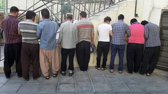 کشف وسایل خانگی قاچاق و توقیف 12 وانت بار در امین حضور