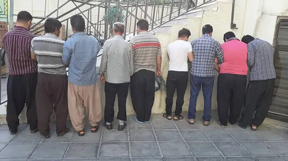 کشف وسایل خانگی قاچاق و توقیف 12 وانت بار در امین حضور