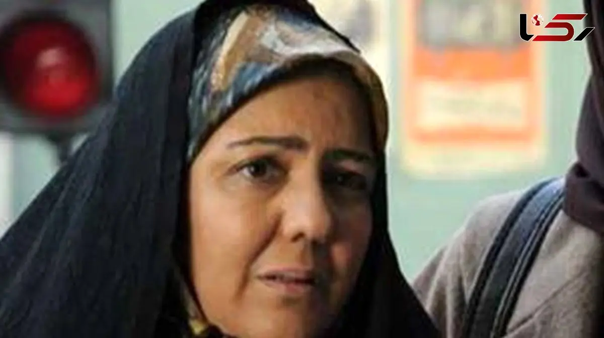 نگاهی به میز عزای شیک و بدون تجملات زویا امامی، همسر هنرمند کاظم هژیر آزاد/ دیزاین زیبا با گَل، شمع، خرما و حلوا