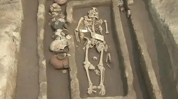  اسکلت انسان غول پیکر ۵ هزار ساله کشف شد + عکس